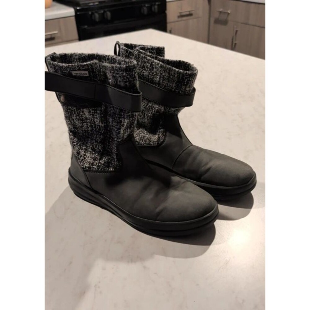 Women's heydude boots